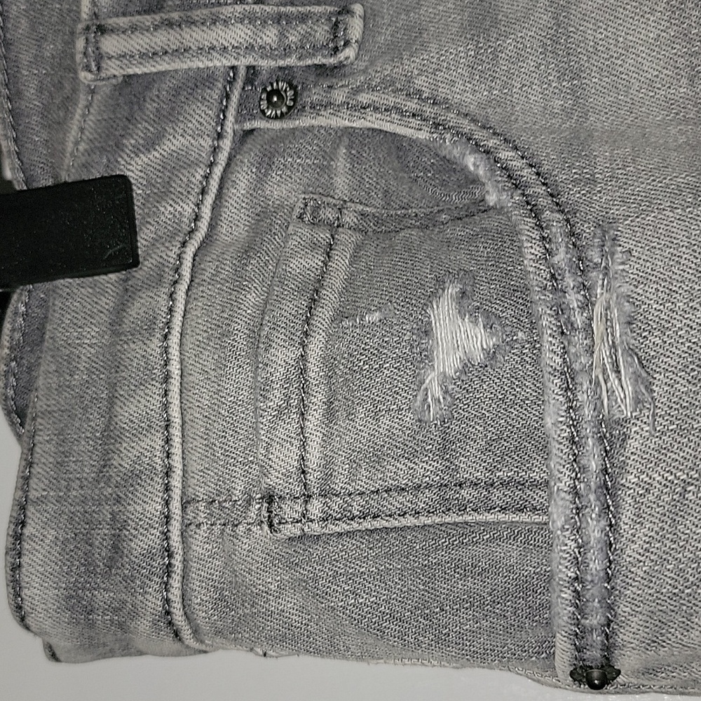 Old Navy Grey Jeans Pockets Distressed Size 16 Regular NWT Mid-Rise Boyfriend - Picture 3 of 6